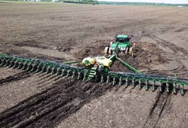 Coronavirus: Urgent appeal to work on farms