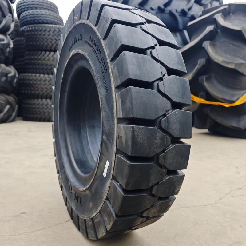 Solid tyre 7.00-12 SD101