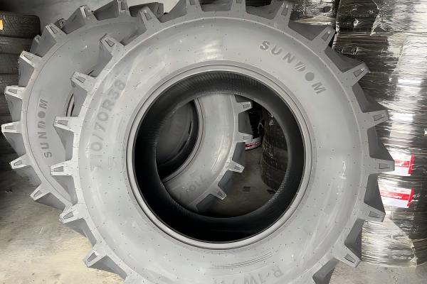 SUNDOM 710/70R38 R-1W Agricultural Radial Tire – Built for Modern High-Efficiency Farming